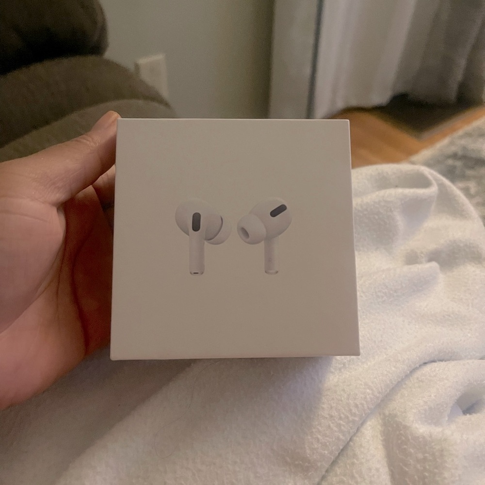 Apple AirPods Pro -1st Generation with MagSafe